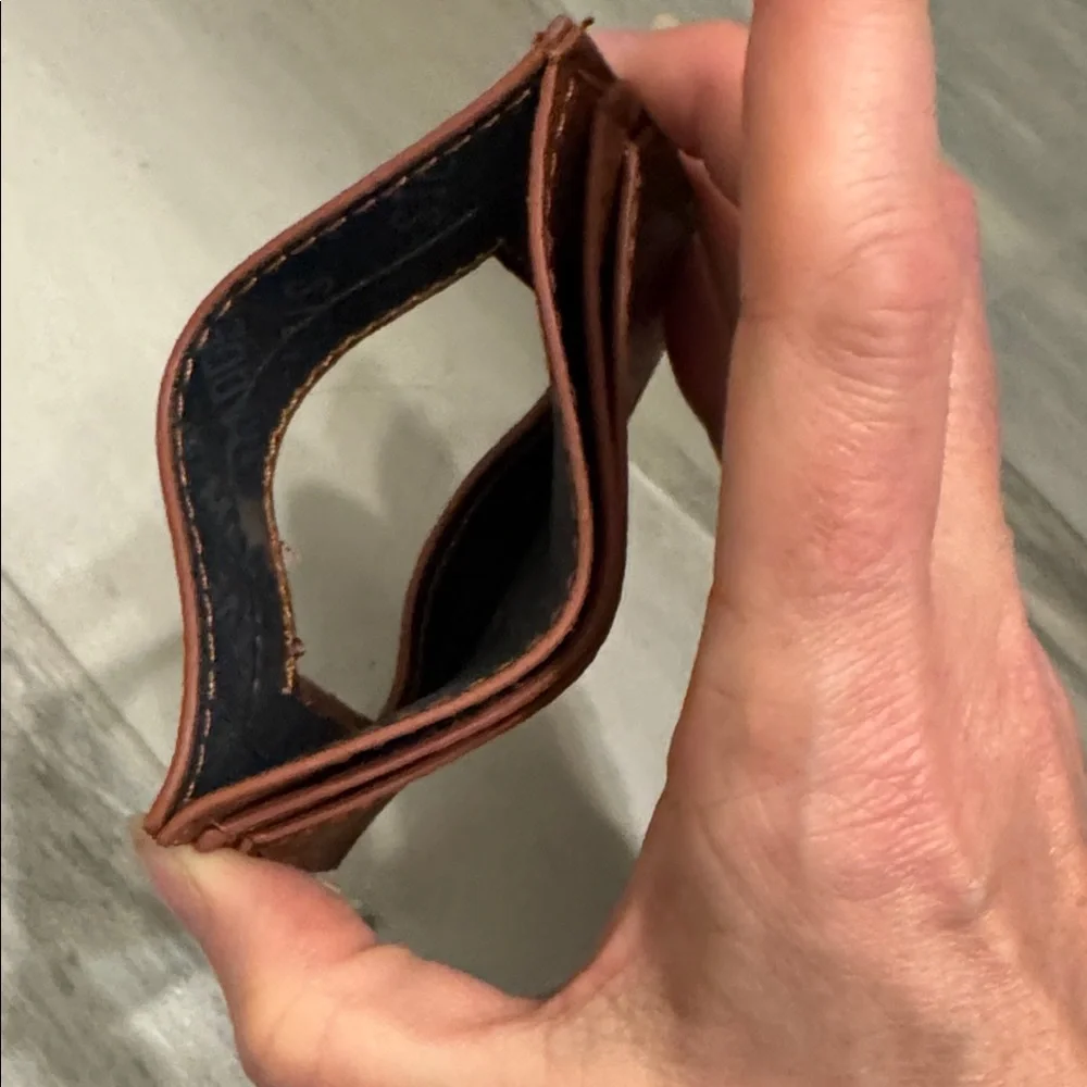 Steve Madden compact leather